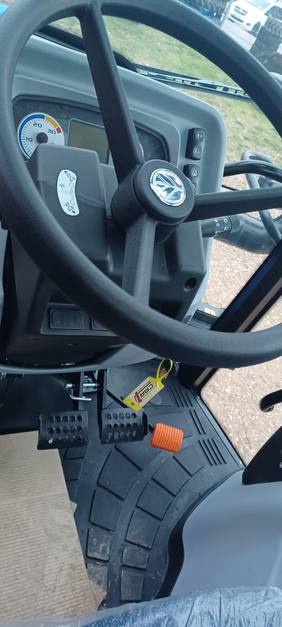 2023 New Holland T5.90S - Image 7