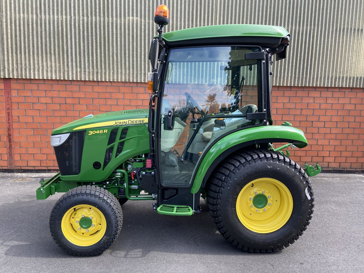 2023 John Deere 3046R