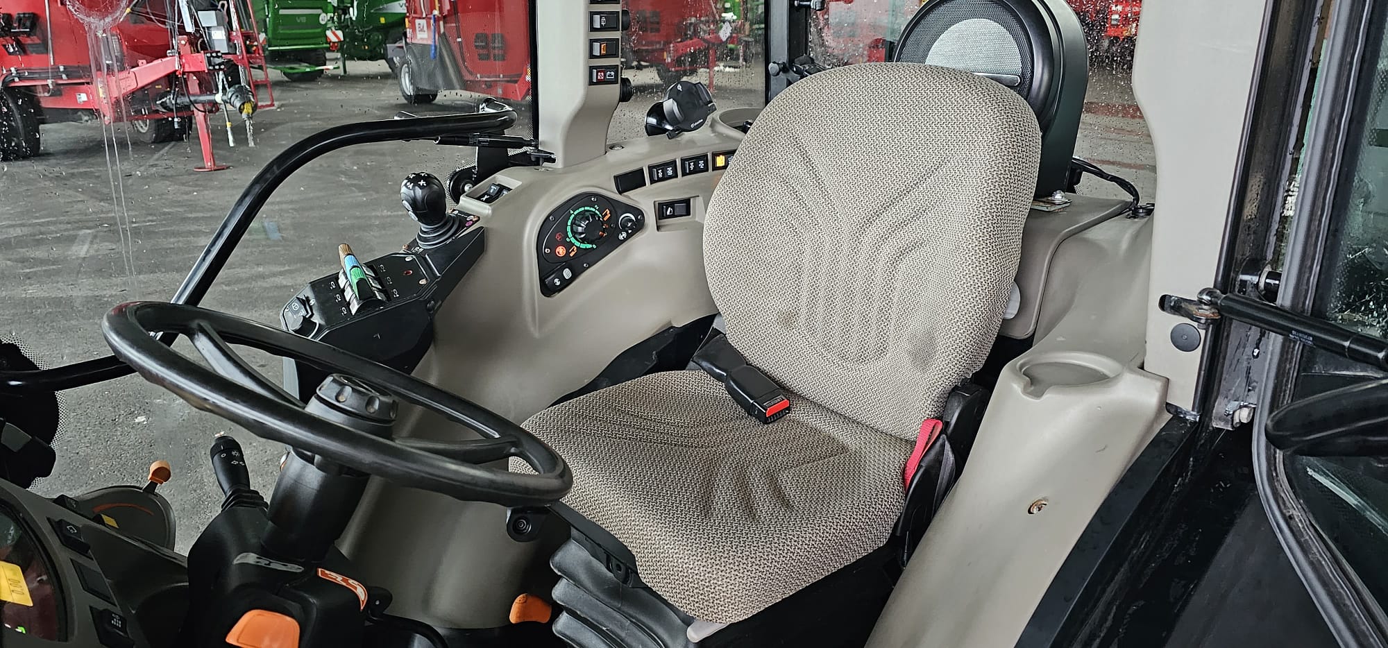 2020 Case IH Quantum 110 N - Image 7