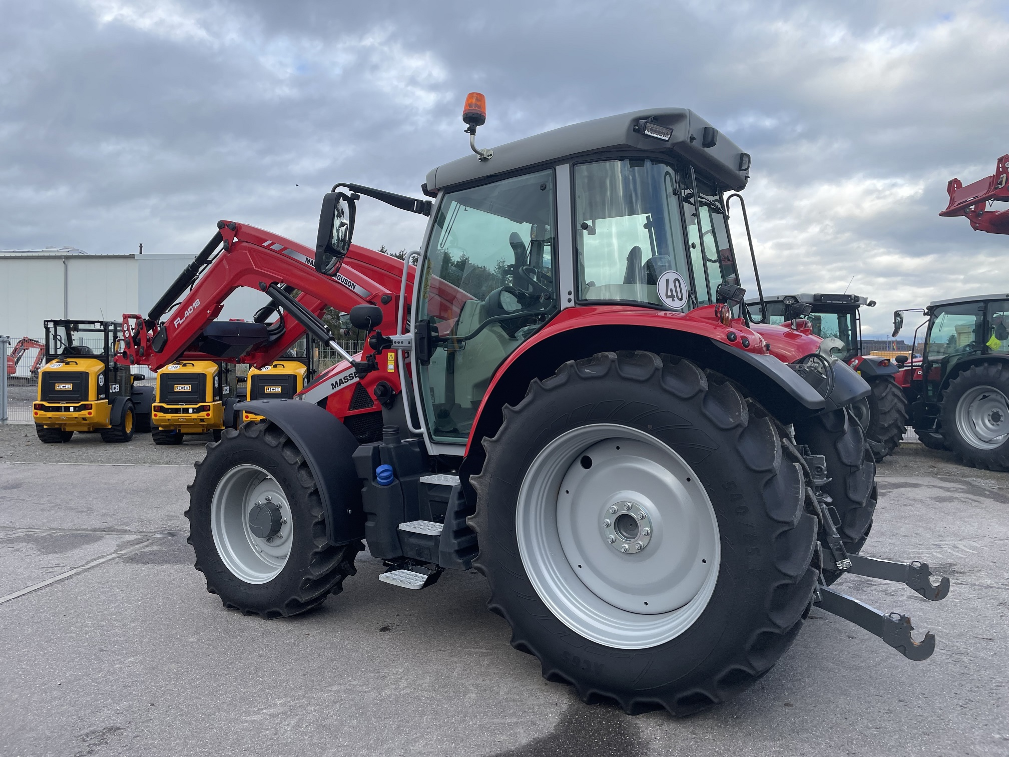 2022 Massey Ferguson 5S.125 Dyna-6