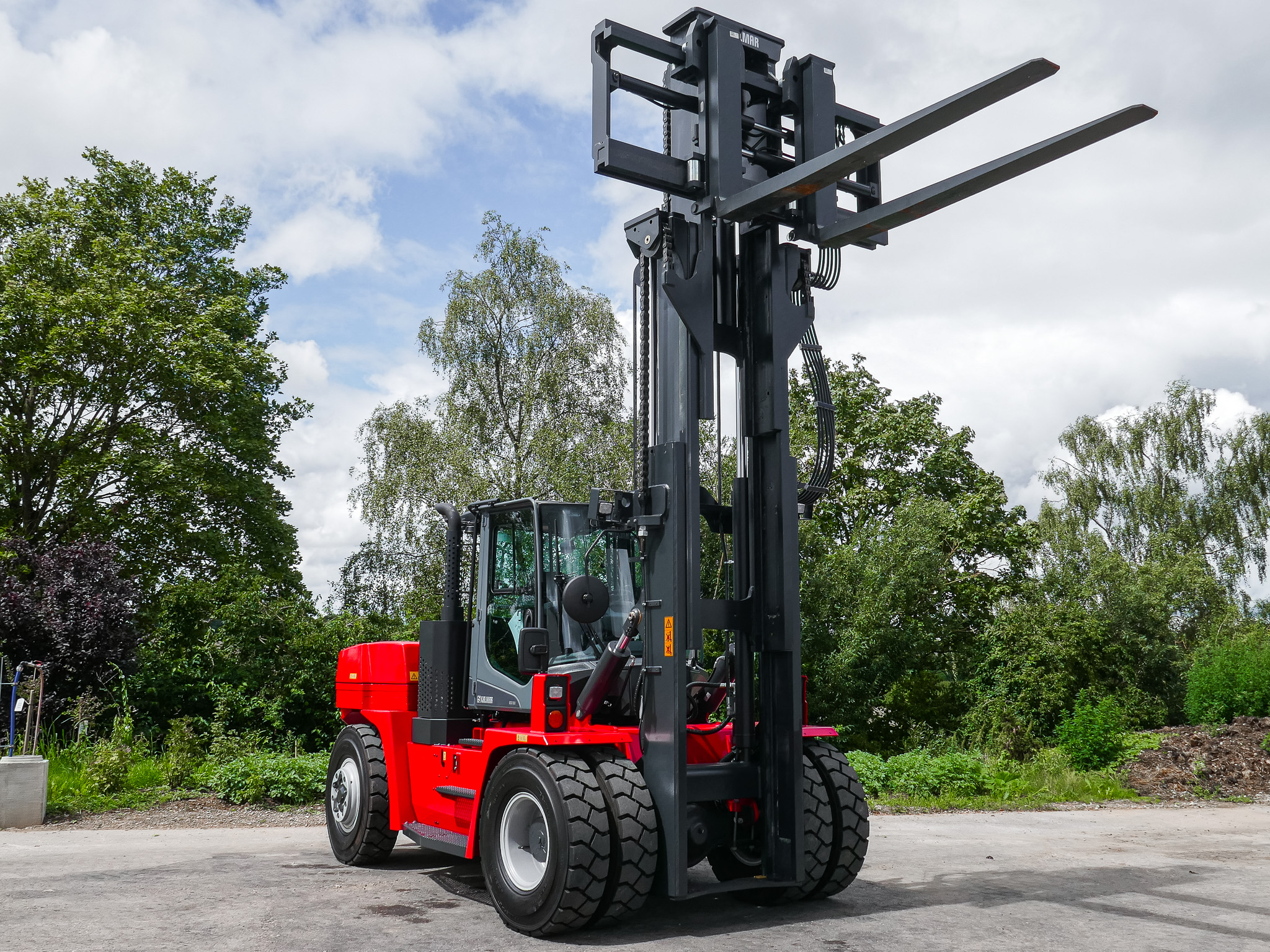 2023 Kalmar DCG 100-12