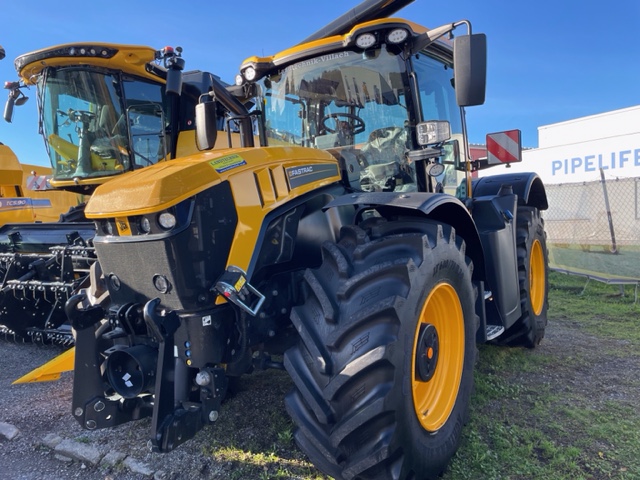 2022 JCB Fastrac 4220