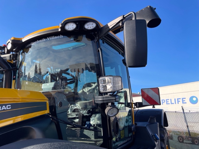 2022 JCB Fastrac 4220 - Image 3